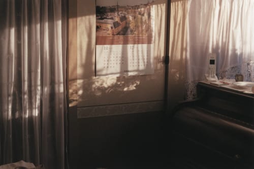 写真家・木村和平の写真展「あたらしい窓 / The Other Side of the Window」、大阪市内の2会場で同時開催。