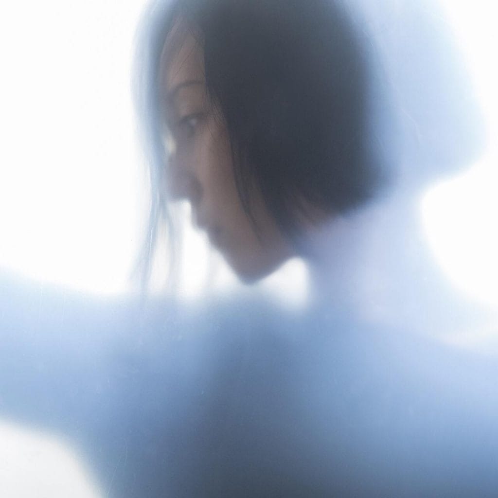 豊田奈千甫が、サラウンド音響システムを使用したインスタレーションを展開。NATIHO TOYOTA 「Installation 2」、JIKAN<space>にて。
