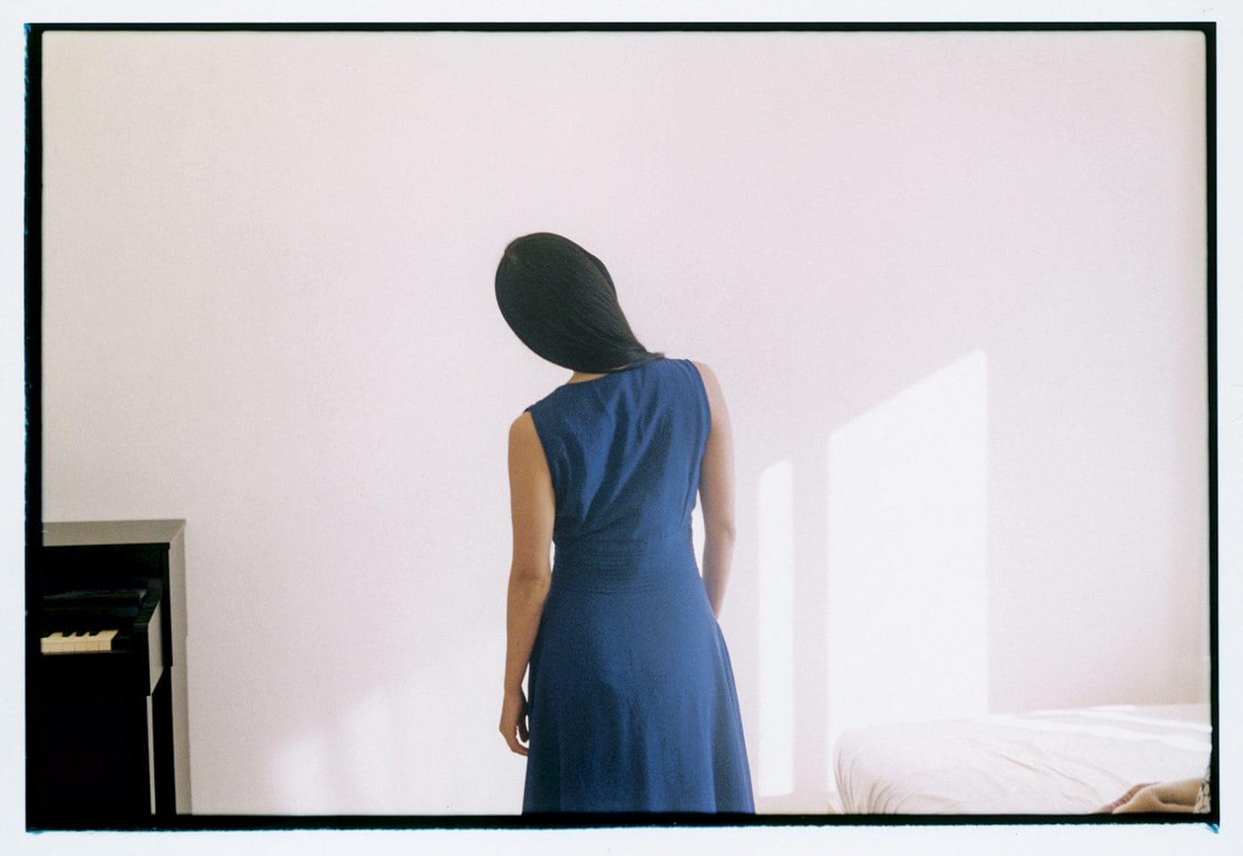 熊谷聖司写真展「RE FORM」、ギャラリー・ソラリスにて。2013年に刊行した写真集と同じ構造で制作された最新写真集より約18点をオリジナルプリントで展示。