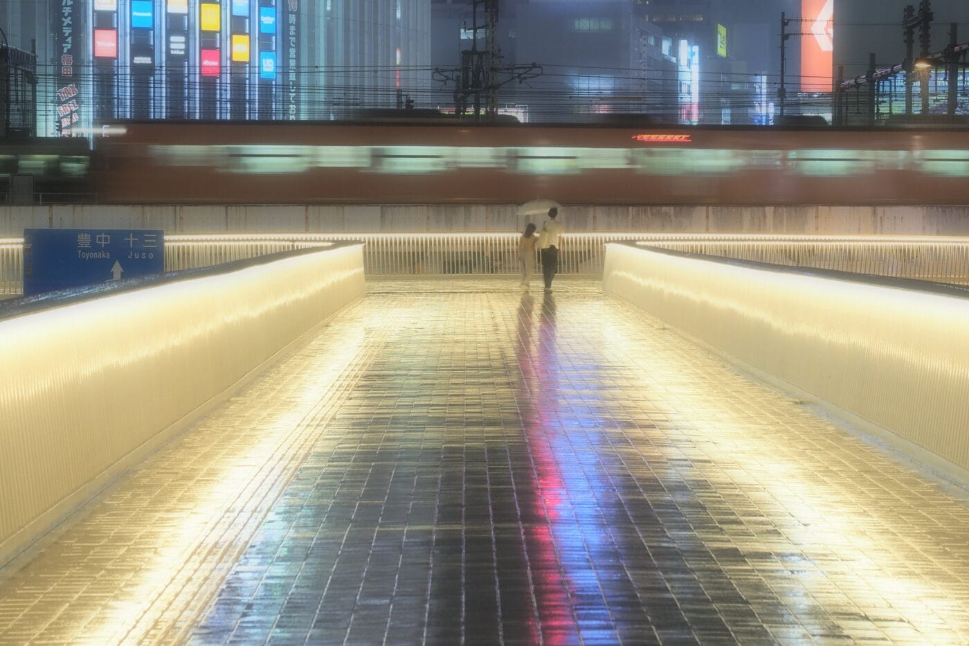 JR大阪環状線を題材にした写真を展示。佐々木修宏写真展「大阪感情線」、ギャラリーセージにて。
