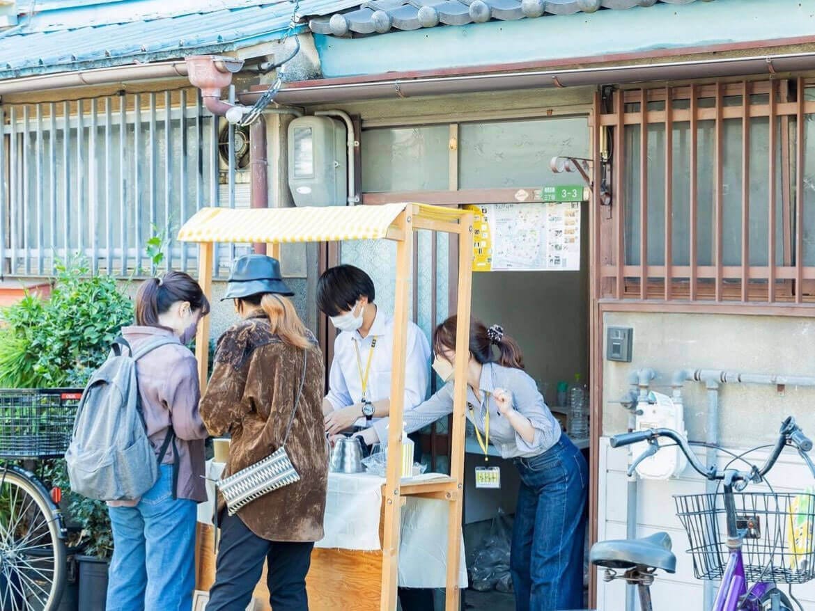 空っぽだからこそ、覗いてみたい？ 軒先屋台も楽しめる、大正・空き家探訪まち歩き。千鳥公園でプチマルシェも。