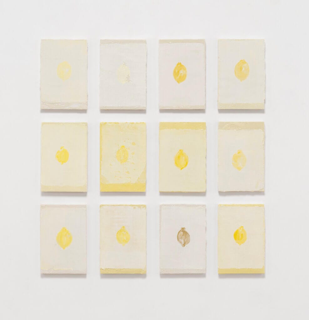 吉岡千尋の個展「griglie」、アートコートギャラリーにて開催。檸檬や石畳など新たなモチーフによる新作群を紹介。