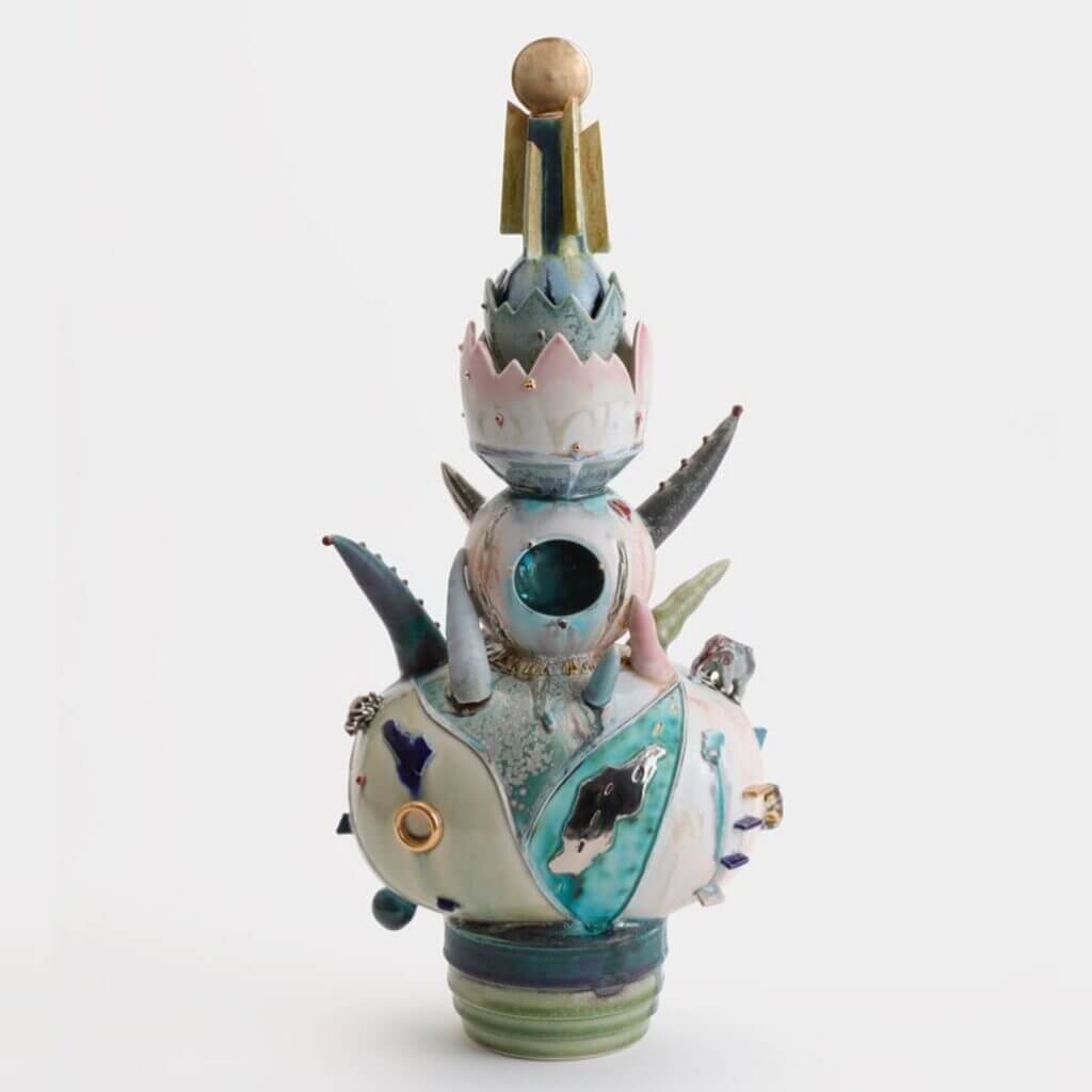 陶立体を製作する西久松友花の、平面作品を中心に展示。個展「幽けき棲処」、Marco Galleryにて。